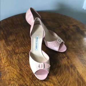 Pink crocodile Manolos